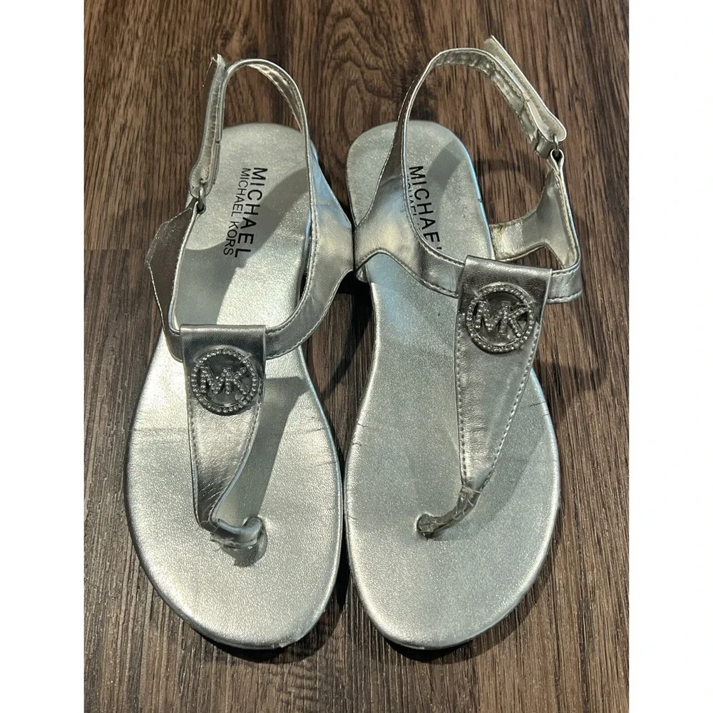 Michael Kors Mani 4 Girls Sz 3 Silver Metallic Sandals MK Logo Adjustable Strap